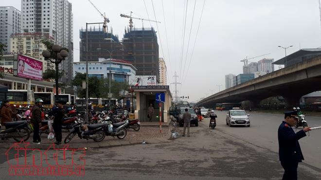 Ngày cuối cùng của kỳ nghỉ Tết, các tuyến đường xung quanh bến xe Mỹ Đình không ùn ứ ảnh 2